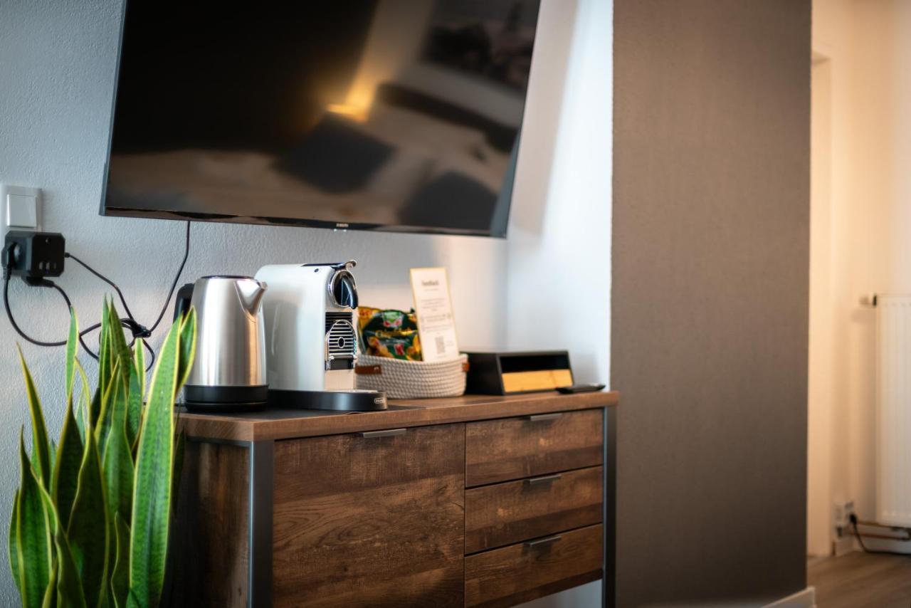 Federnest - Luxus-studio - Kingsize Boxspringbett - Home-office Mit Monitor Und Drucker - 11 Min Hbf *