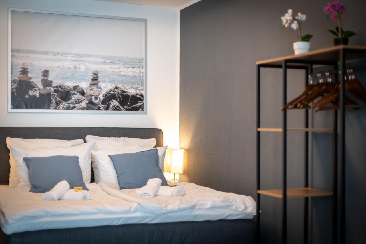 Federnest - Luxus-studio - Kingsize Boxspringbett - Home-office Mit Monitor Und Drucker - 11 Min Hbf Apartment